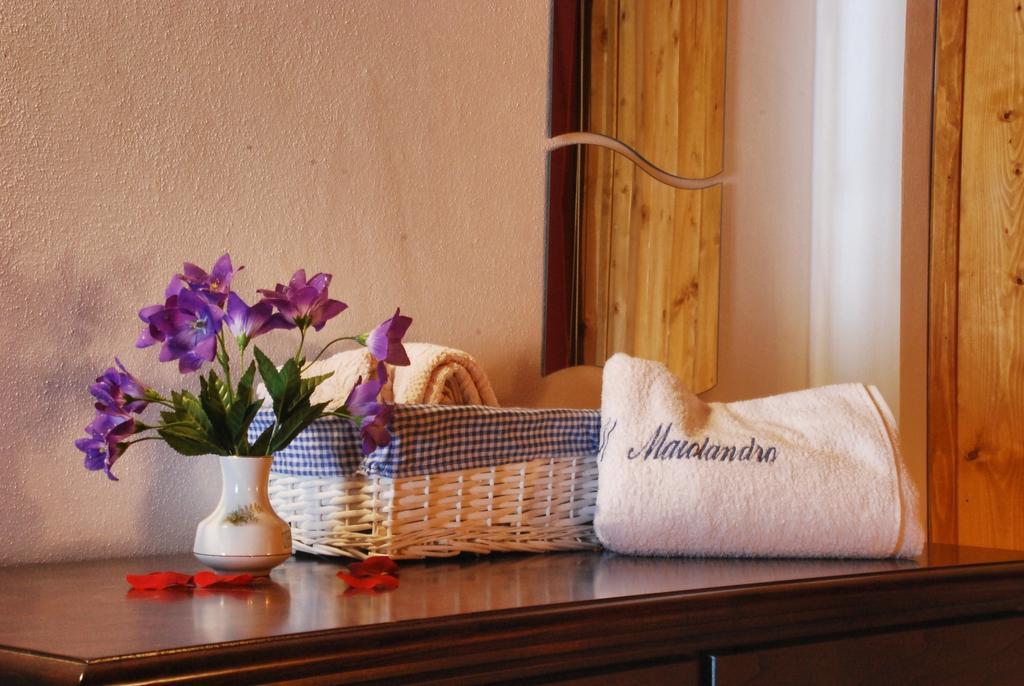 Il Maiolandro Bed & Breakfast Noasca Exterior photo